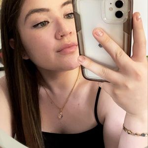 Meet your Posher, Alondra